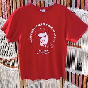 Elvis Presley 5k race T-shirt from  MemphisTN 2007 Red adult size large